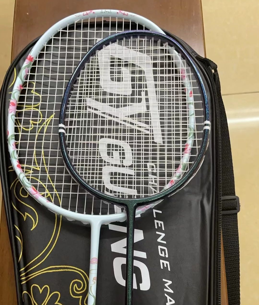 مضرب تنس الريشة المصغر من أليا - مراجعة Li Ning Racket وسعره